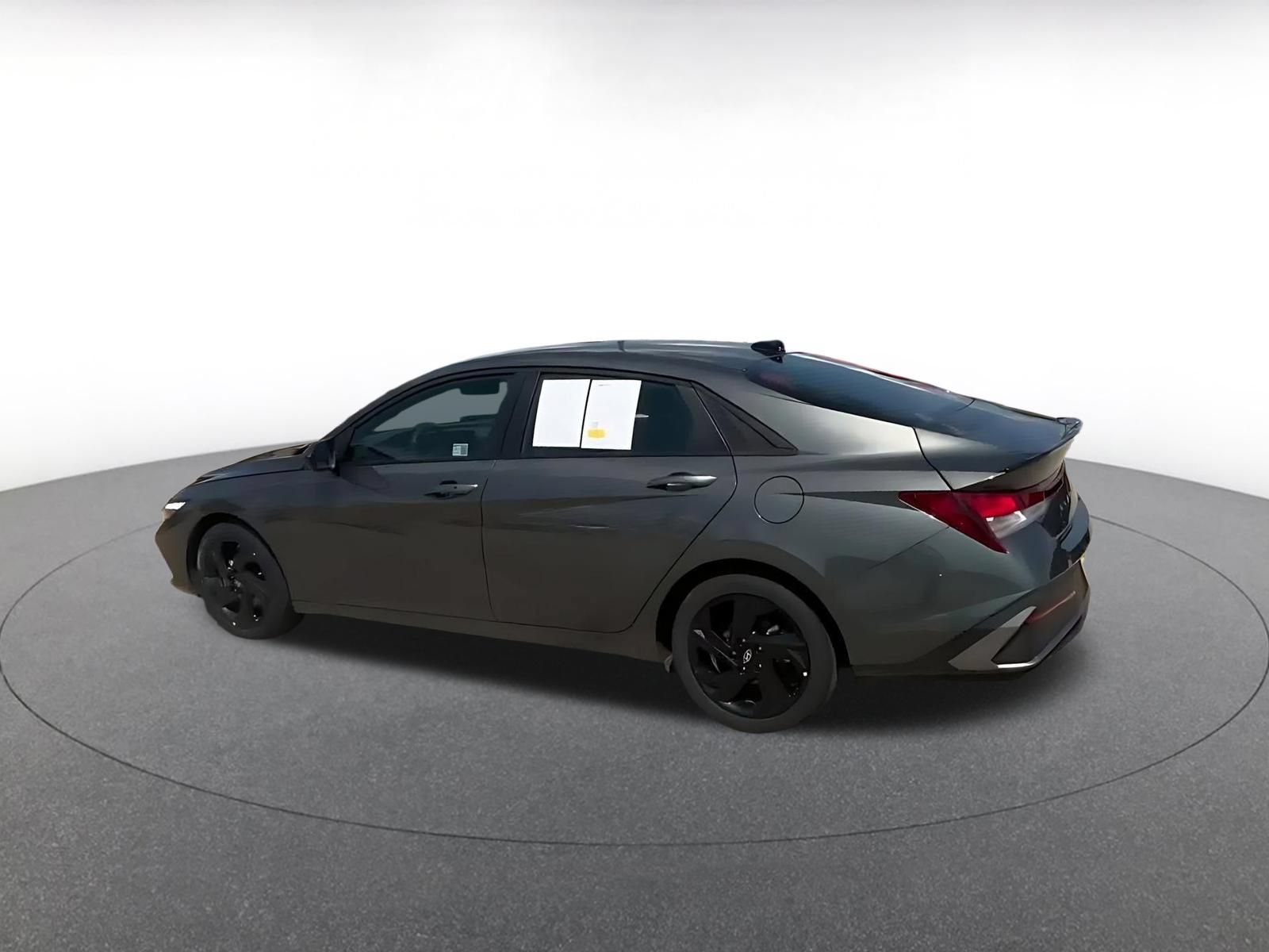 Used 2026 Hyundai Elantra Sport FWD image 9