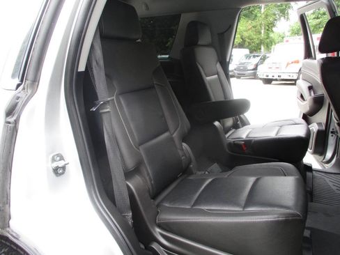 Used 2019 GMC Yukon SLT w/ Premium Edition AWD/4WD image 31