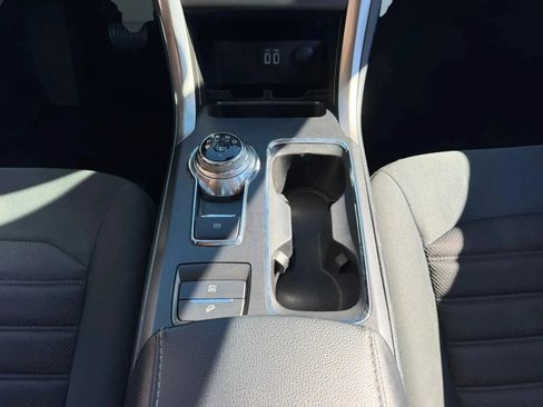 Used 2019 Ford Fusion SE FWD image 17