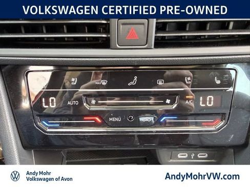 Used 2025 Volkswagen Jetta SEL FWD image 28