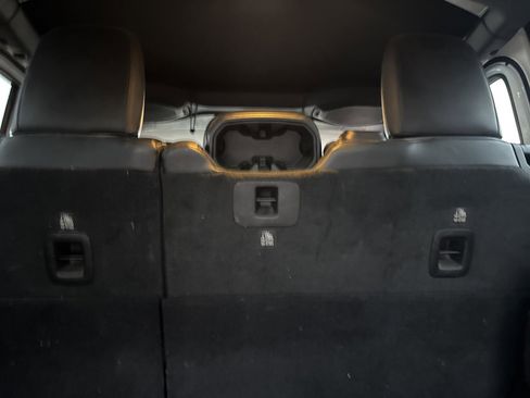 Used 2023 Jeep Wrangler Unlimited Sahara image 23