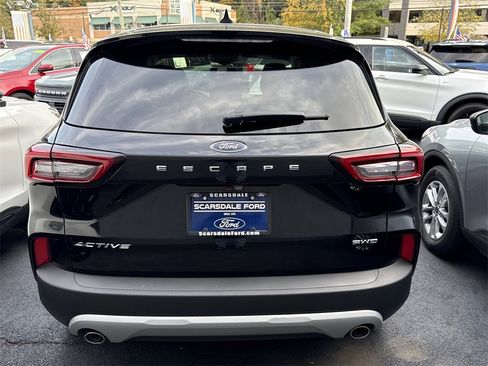 Used 2025 Ford Escape Active w/ Cold Weather Package image 5