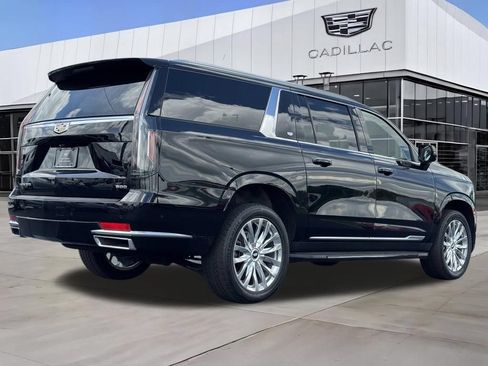 Certified 2022 Cadillac Escalade ESV Premium Luxury AWD/4WD image 9