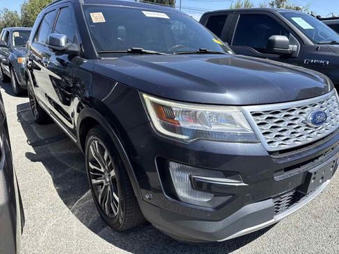 Used 2017 Ford Explorer Platinum AWD/4WD image 3