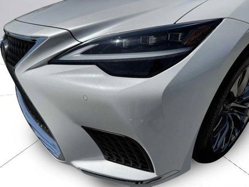 Used 2023 Lexus LS 500 w/ Accessory Package (Z2) RWD image 12