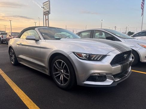 Used 2017 Ford Mustang Premium RWD image 3