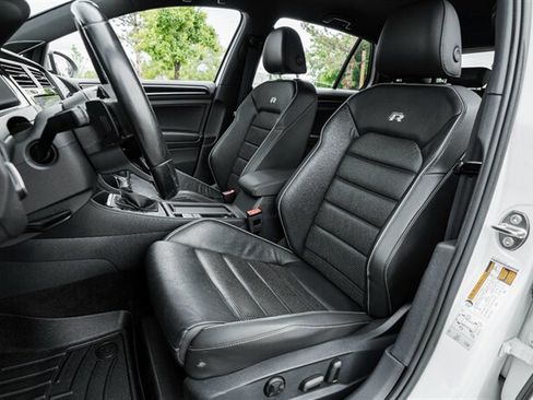 Used 2019 Volkswagen Golf R 4-Door AWD/4WD image 15