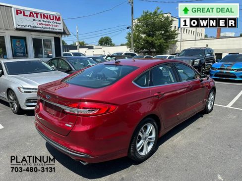 Used 2018 Ford Fusion SE w/ Fusion SE Technology Package FWD image 5