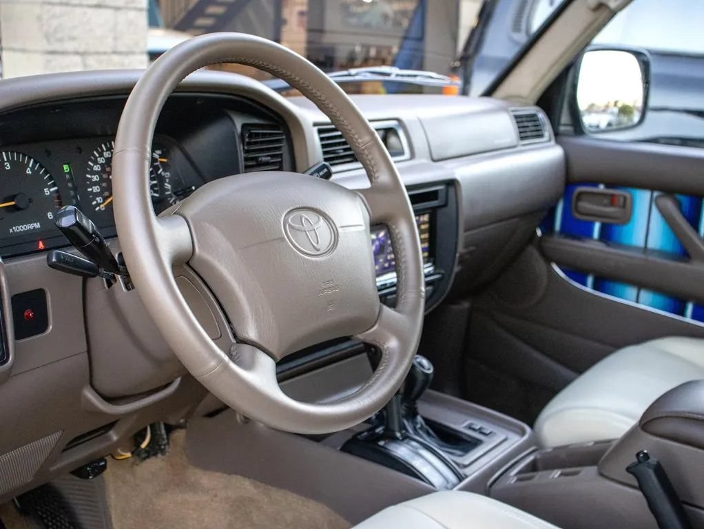 Used 1996 Toyota Land Cruiser w/ Leather Trim Pkg AWD/4WD image 17