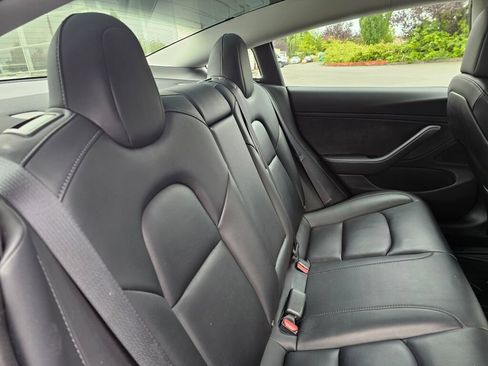 Used 2019 Tesla Model 3 RWD image 16
