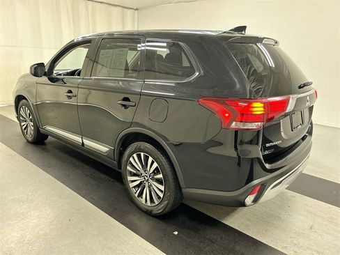 Used 2020 Mitsubishi Outlander SE image 7