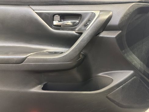 Used 2016 Nissan Altima 2.5 SV w/ Convenience Package image 21