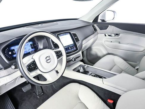 Certified 2025 Volvo XC90 T8 Core w/ Protection Package AWD/4WD image 6