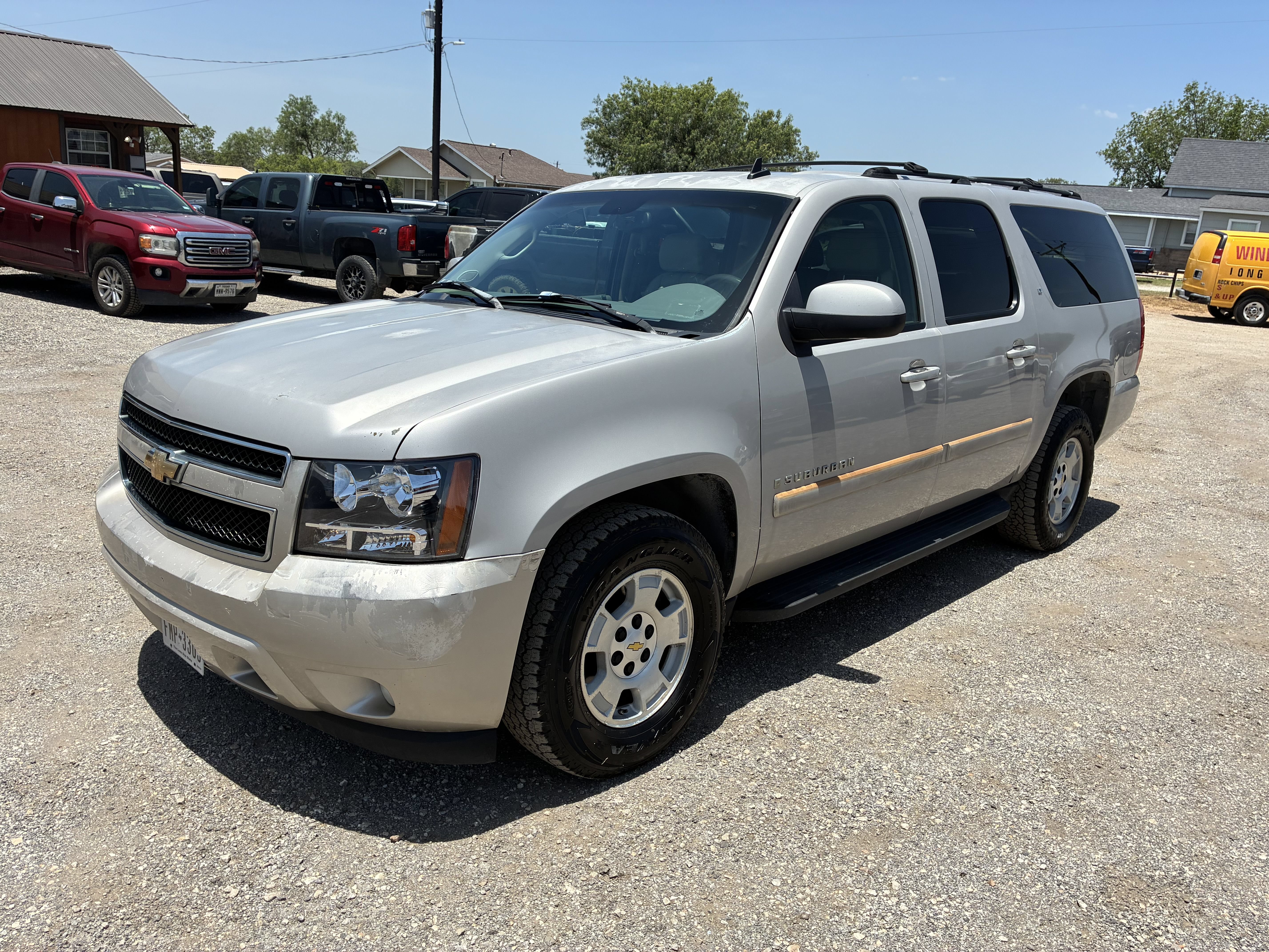 Used 2007 Chevrolet Suburban LT w/ LT Preferred Equipment Group AWD/4WD image 1