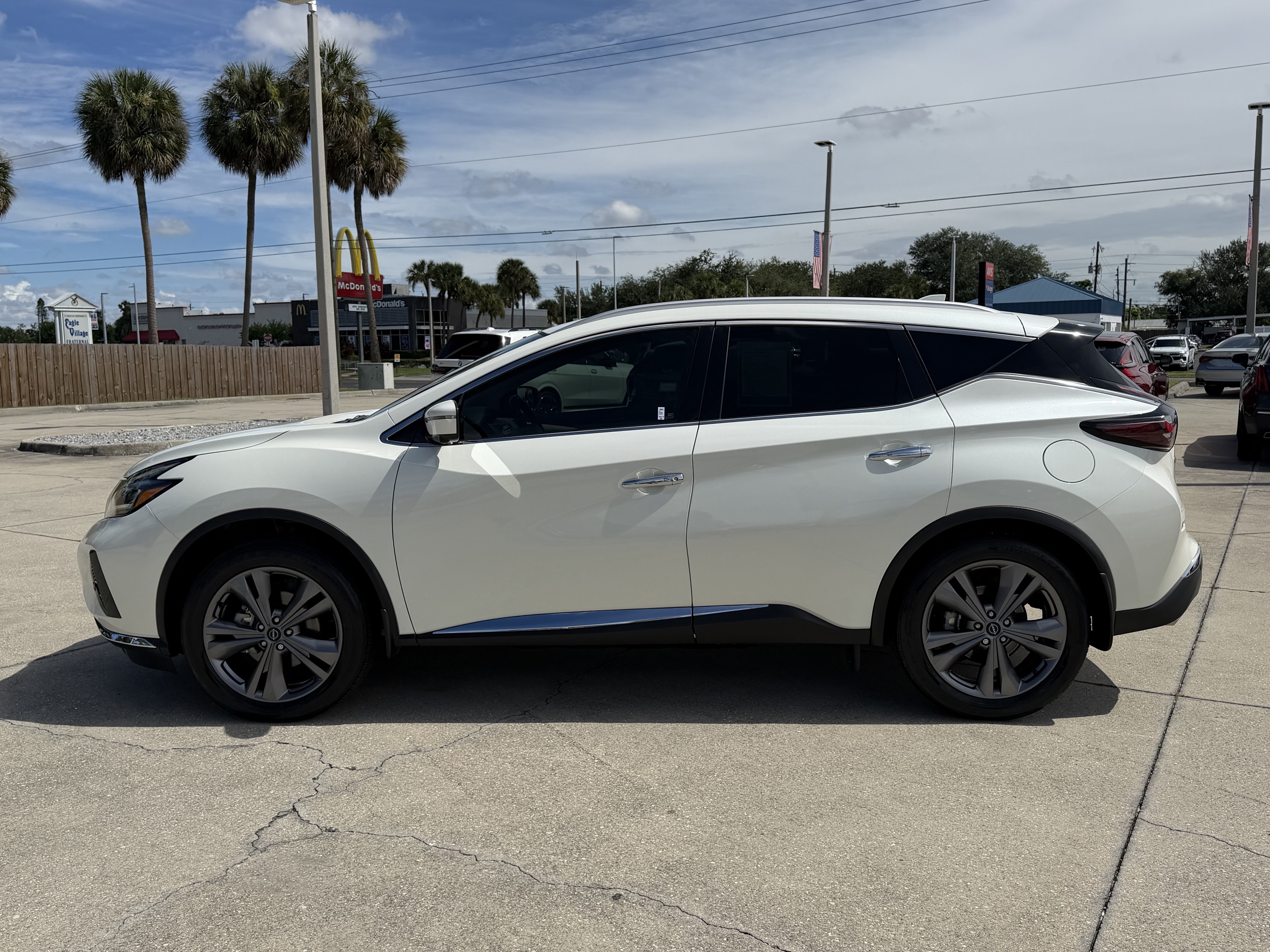 Used 2023 Nissan Murano Platinum w/ Cargo Package FWD image 6
