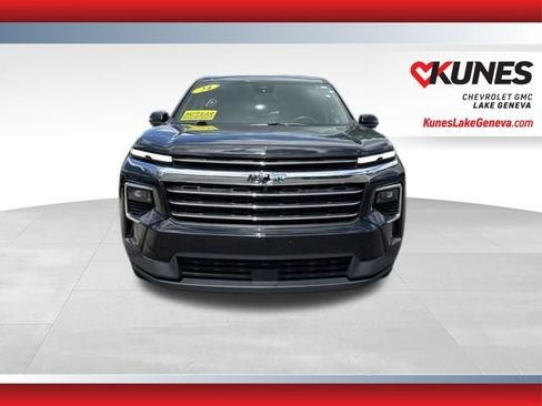 Used 2024 Chevrolet Traverse LT FWD image 11