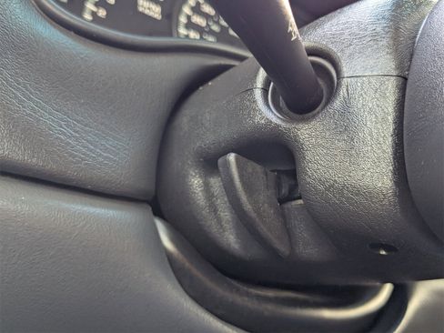 Used 2000 Chevrolet Silverado 1500 Base w/ Exterior Appearance Pkg image 30