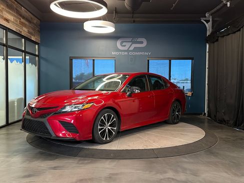 Used 2020 Toyota Camry SE w/ Audio Package AWD/4WD image 7