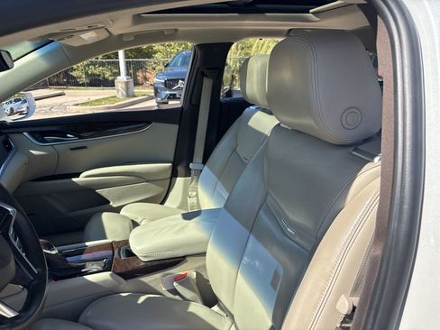 Used 2016 Cadillac XTS Premium image 16