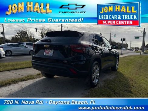 Used 2025 Chevrolet Trax LS w/ Driver Confidence Package image 6