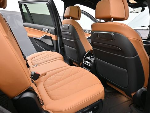 Used 2026 BMW X7 xDrive40i w/ M Sport Package image 20