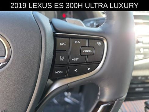 Used 2019 Lexus ES 300h Ultra Luxury w/ Accessory Package 2 FWD image 28