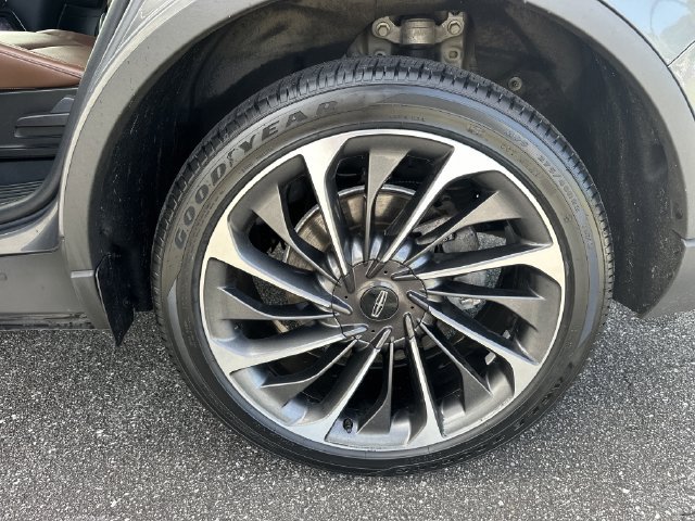 Used 2022 Lincoln Aviator Reserve w/ Equipment Group 201A AWD/4WD image 19