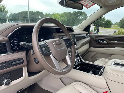 Used 2024 GMC Yukon Denali AWD/4WD image 10
