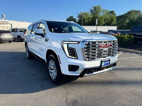 Used 2026 GMC Yukon XL Denali w/ Sun & Power Step Package AWD/4WD image 9