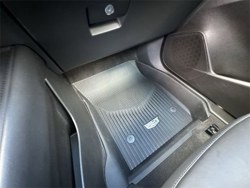 Used 2025 Cadillac XT4 Premium Luxury image 36