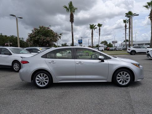 Used 2022 Toyota Corolla LE w/ LE Convenience Package FWD image 2