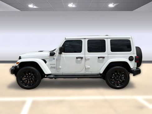 Used 2023 Jeep Wrangler Unlimited Sahara AWD/4WD image 2