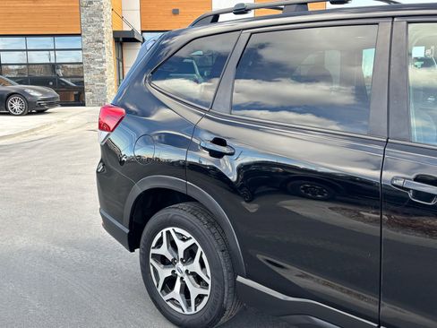 Used 2021 Subaru Forester Premium AWD/4WD image 23