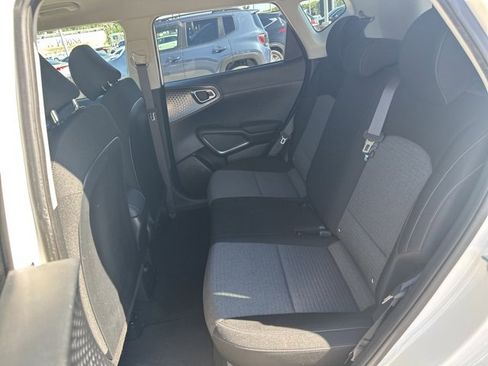 Used 2022 Kia Soul S image 18