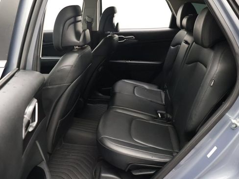 Used 2025 Kia Sportage EX FWD image 19