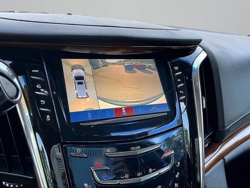 Used 2017 Cadillac Escalade ESV Luxury AWD/4WD image 14