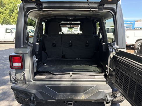 Used 2021 Jeep Wrangler Unlimited Sport AWD/4WD image 32
