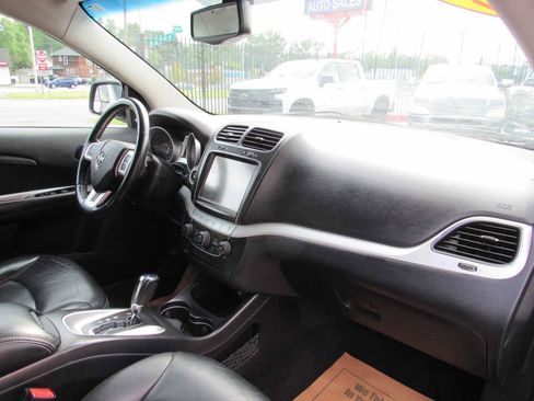 Used 2017 Dodge Journey GT w/ Flexible Seating Group image 27