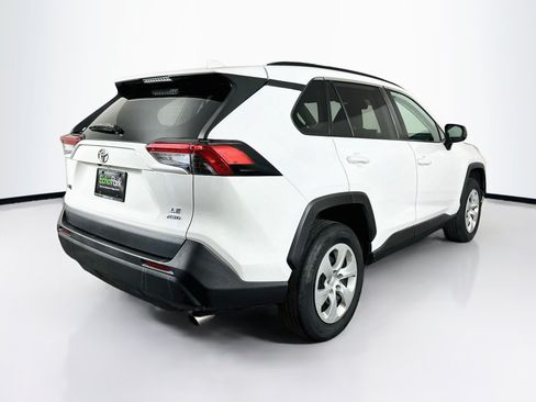 Used 2021 Toyota RAV4 LE AWD/4WD image 9