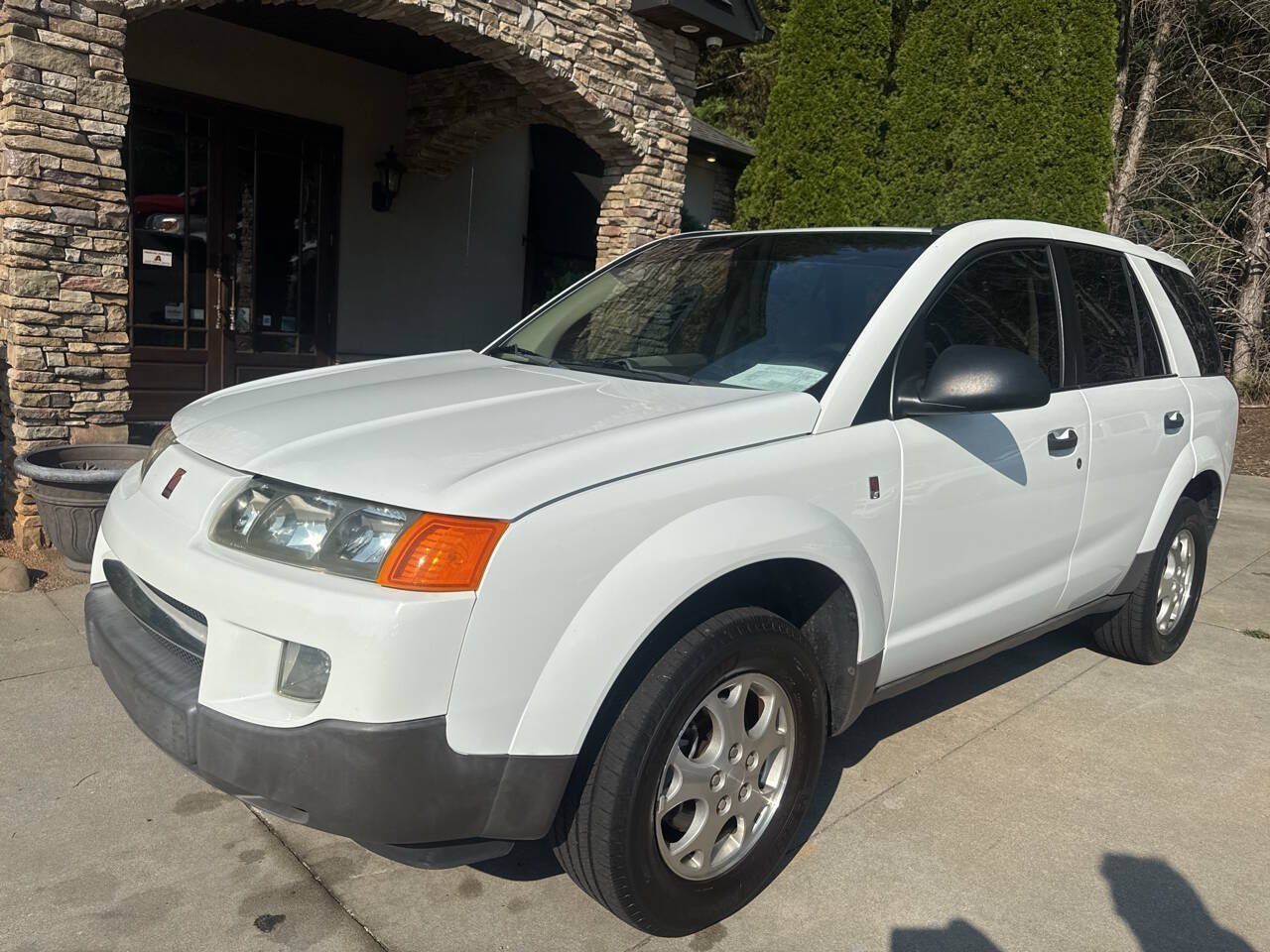 Used 2002 Saturn Vue AWD V6 image 2