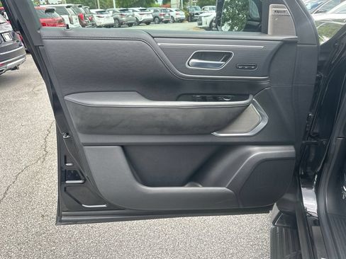 Used 2025 INFINITI QX80 Sensory AWD/4WD image 10