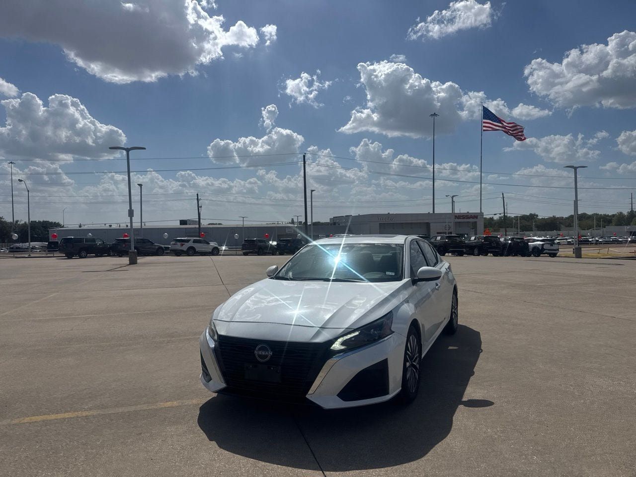 Certified 2024 Nissan Altima 2.5 SV w/ SV Premium Package FWD image 7