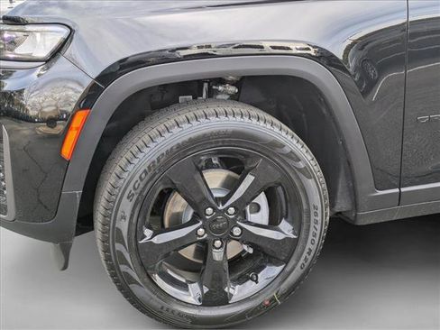 New 2026 Jeep Grand Cherokee Limited image 10