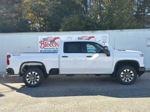 New 2026 Chevrolet Silverado 2500 Custom image 2