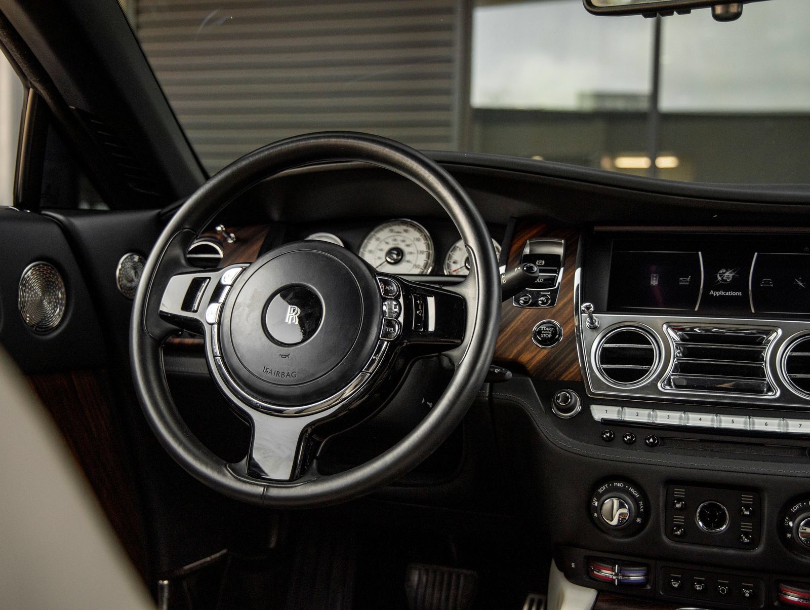 Used 2019 Rolls-Royce Wraith RWD image 37