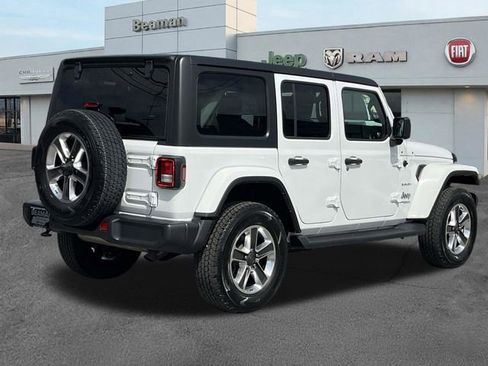 Used 2022 Jeep Wrangler Unlimited Sahara w/ Cold Weather Group AWD/4WD image 7