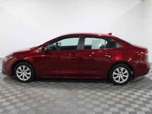 Used 2023 Toyota Corolla LE w/ Carpet Mat Package (TMS) FWD image 3