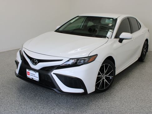 Certified 2024 Toyota Camry SE FWD image 2