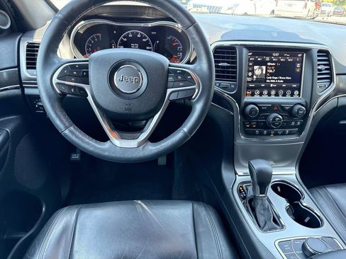 Used 2018 Jeep Grand Cherokee Limited image 16
