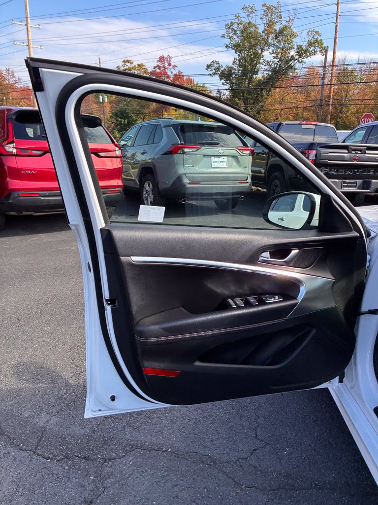 Used 2025 Genesis G70 2.5T AWD/4WD image 28